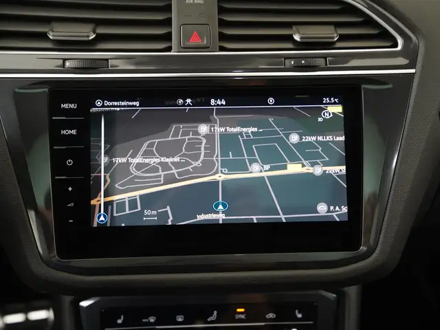 Volkswagen Tiguan Allspace view 14