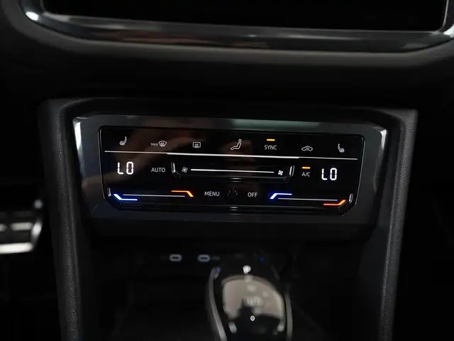 Volkswagen Tiguan Allspace view 12