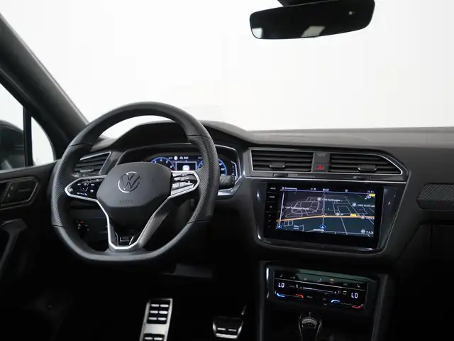 Volkswagen Tiguan Allspace view 6