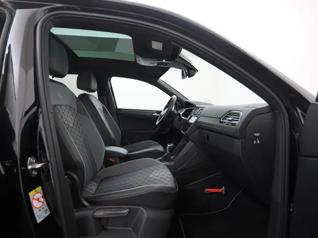 Volkswagen Tiguan Allspace view 3