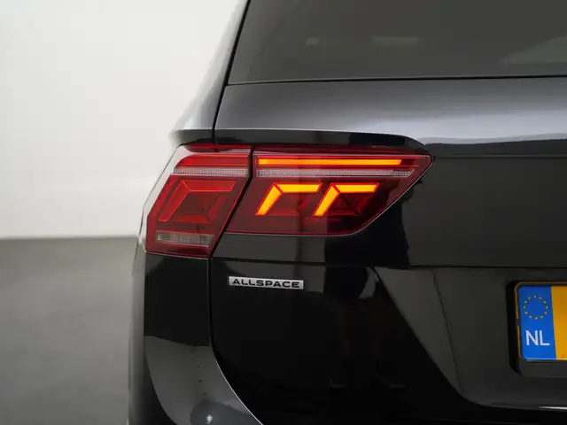 Volkswagen Tiguan Allspace view 28