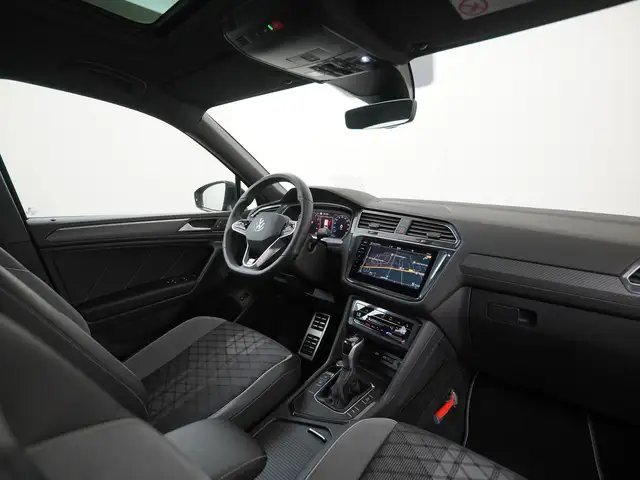 Volkswagen Tiguan Allspace view 2