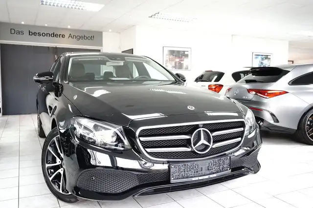 Mercedes-Benz E 250 Avantgarde ERST 28.723 KM