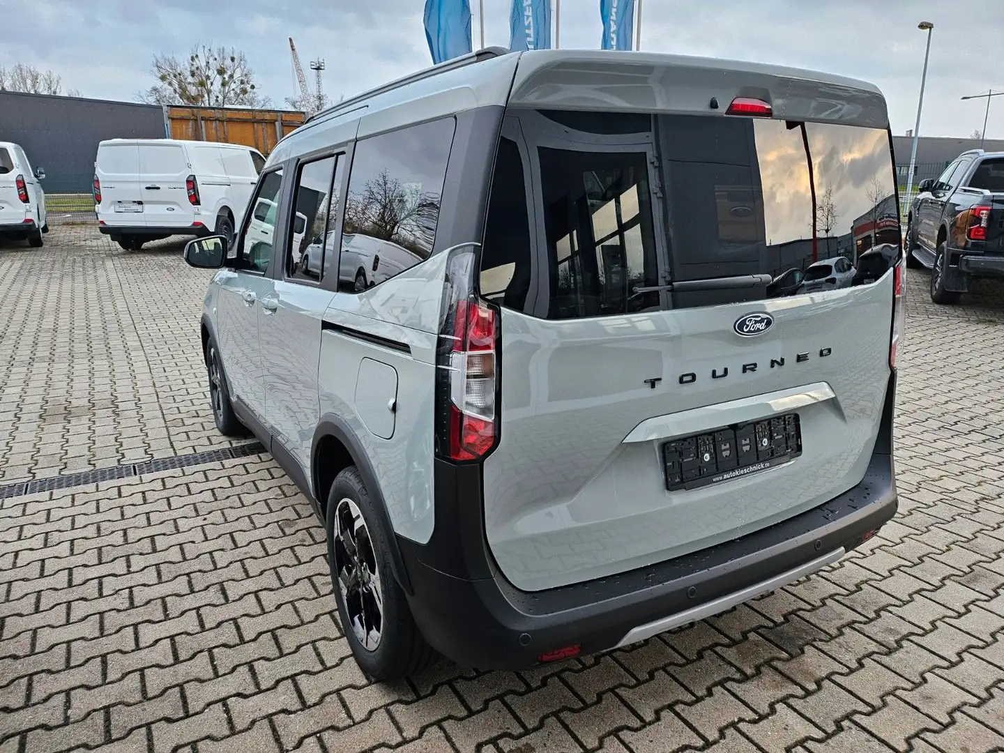 Ford Tourneo Courier Active Gris - 2