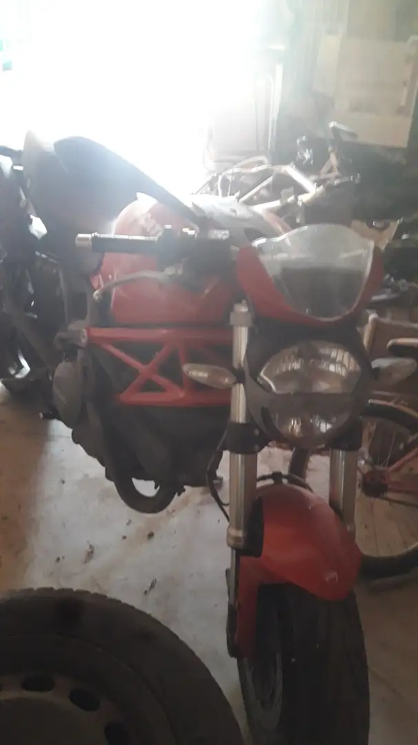 Ducati Monster 796 Red - 1