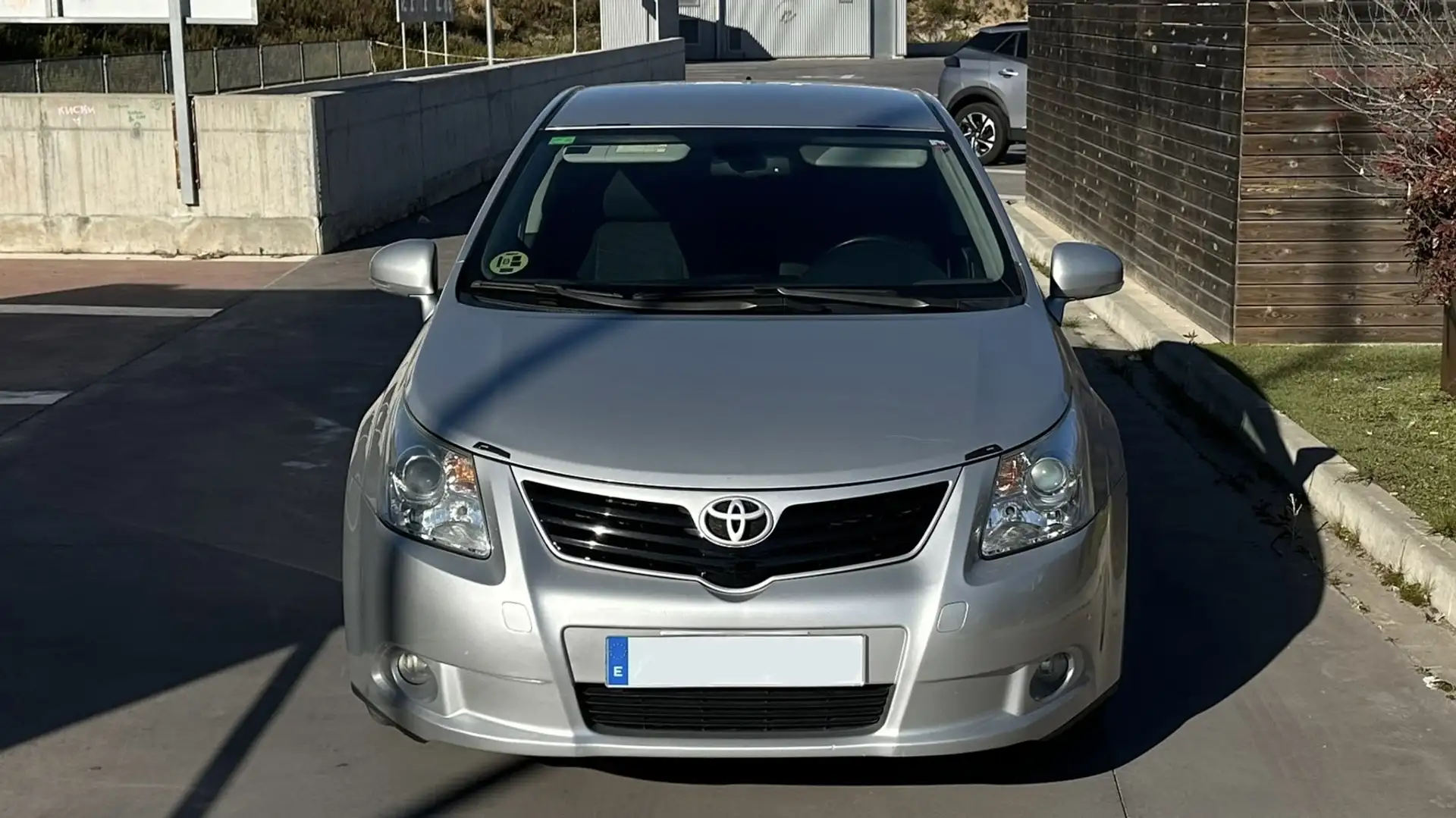 Toyota Avensis 2.2D-4D Advance - 1