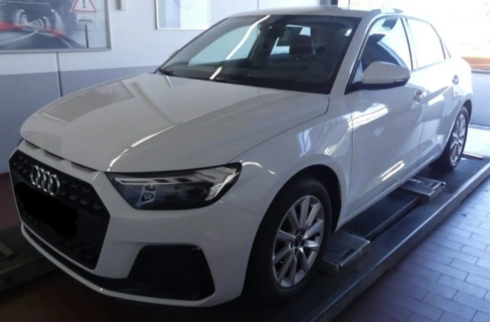 Audi A1 25TFSI advanced PlusPaket Optik LED Weiß - 2