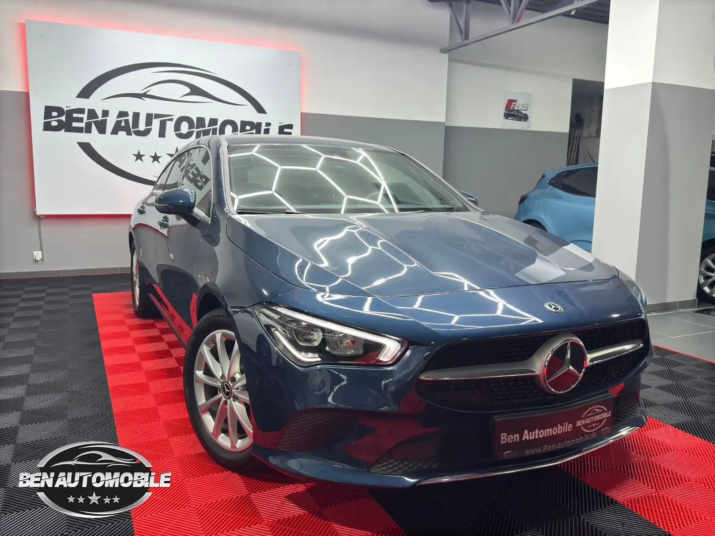 Mercedes-Benz CLA 180 Progressive*MBUX*AHK*LED* Синий - 1