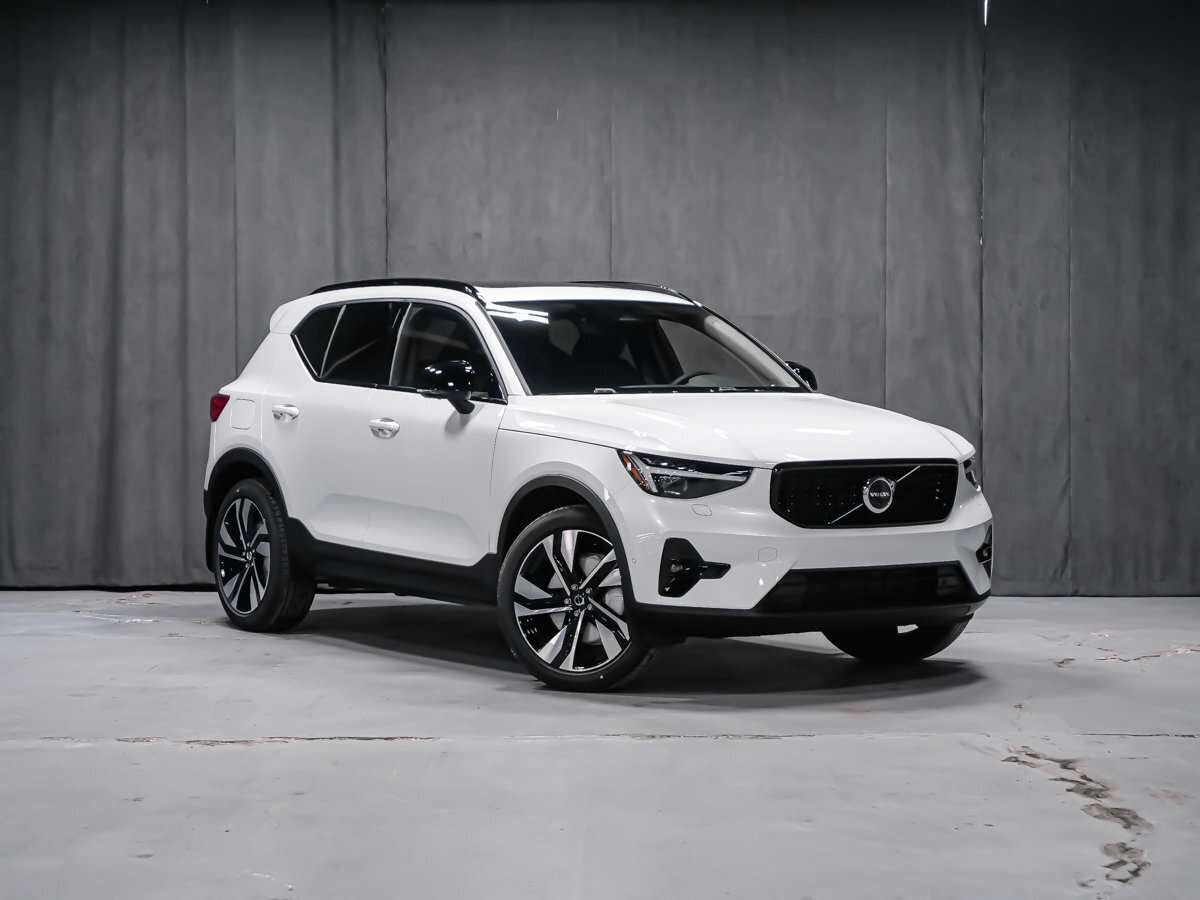 2026 Volvo XC40 Ultra (Dark Theme) alt 2