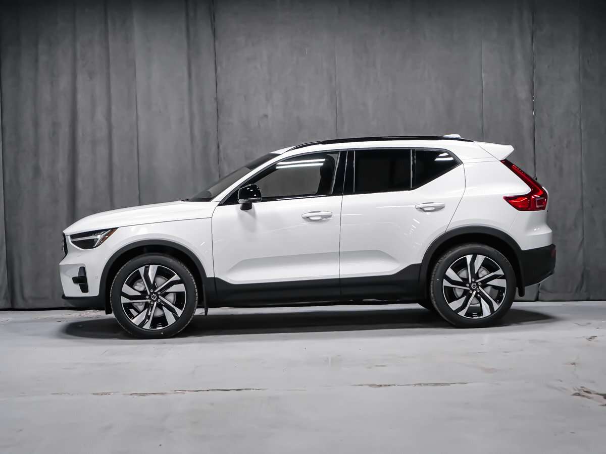 2026 Volvo XC40 Ultra (Dark Theme) alt 3