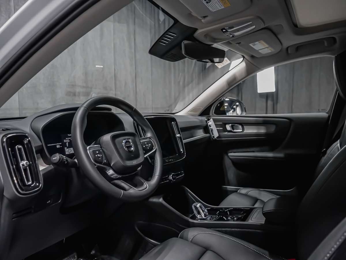 2026 Volvo XC40 Ultra (Dark Theme) thumb 6