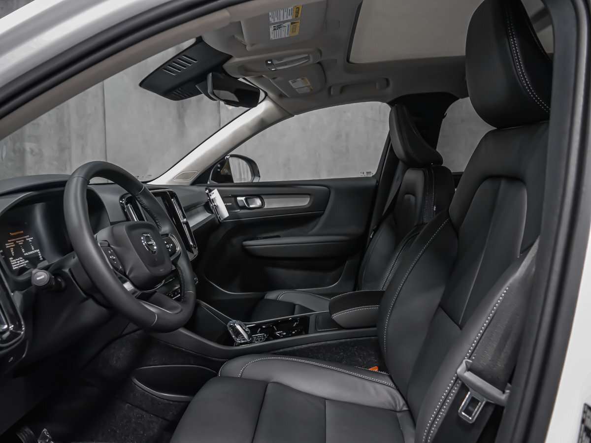 2026 Volvo XC40 Ultra (Dark Theme) thumb 11