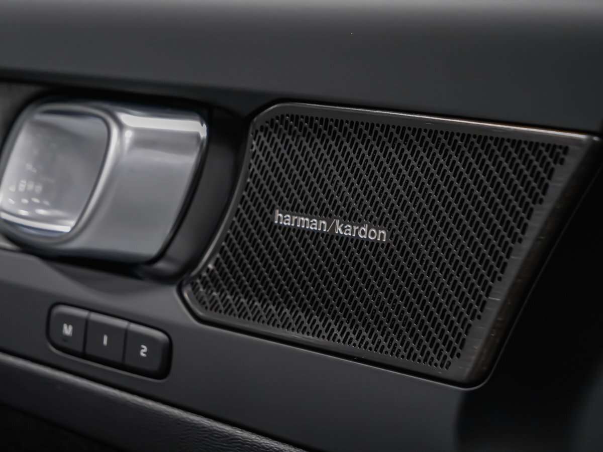 2026 Volvo XC40 Ultra (Dark Theme) thumb 10