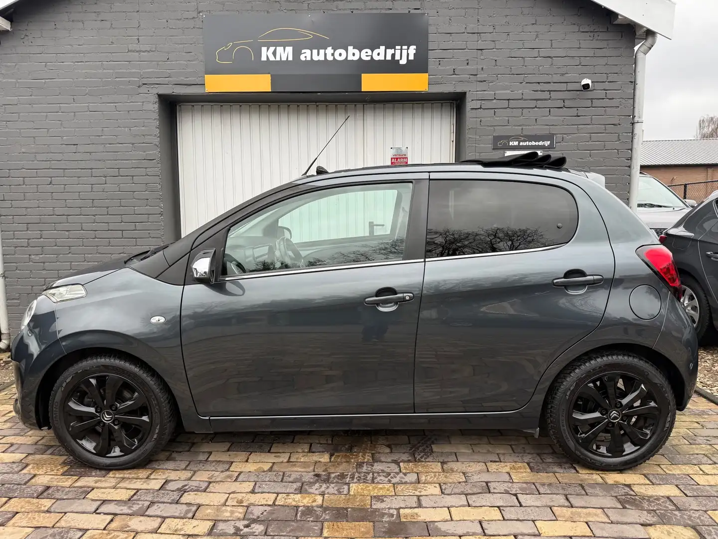 Citroen C1 1.2 PureTech Shine*Leer*Pdc*Clima*NAV*Camera* Grau - 2