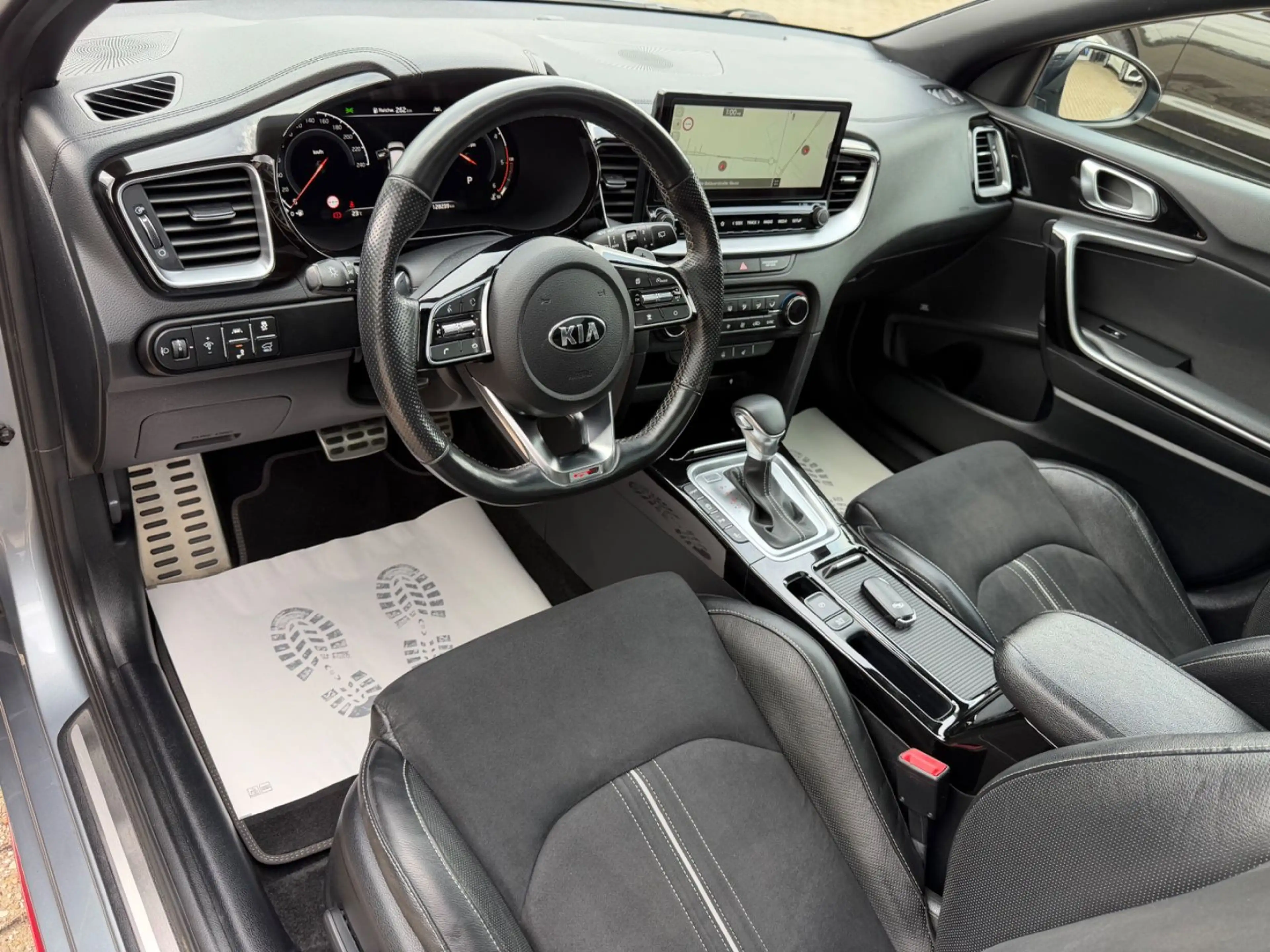 Kia ProCeed / pro_cee'd GT Line Navi Leder Pano Voll — photo 11