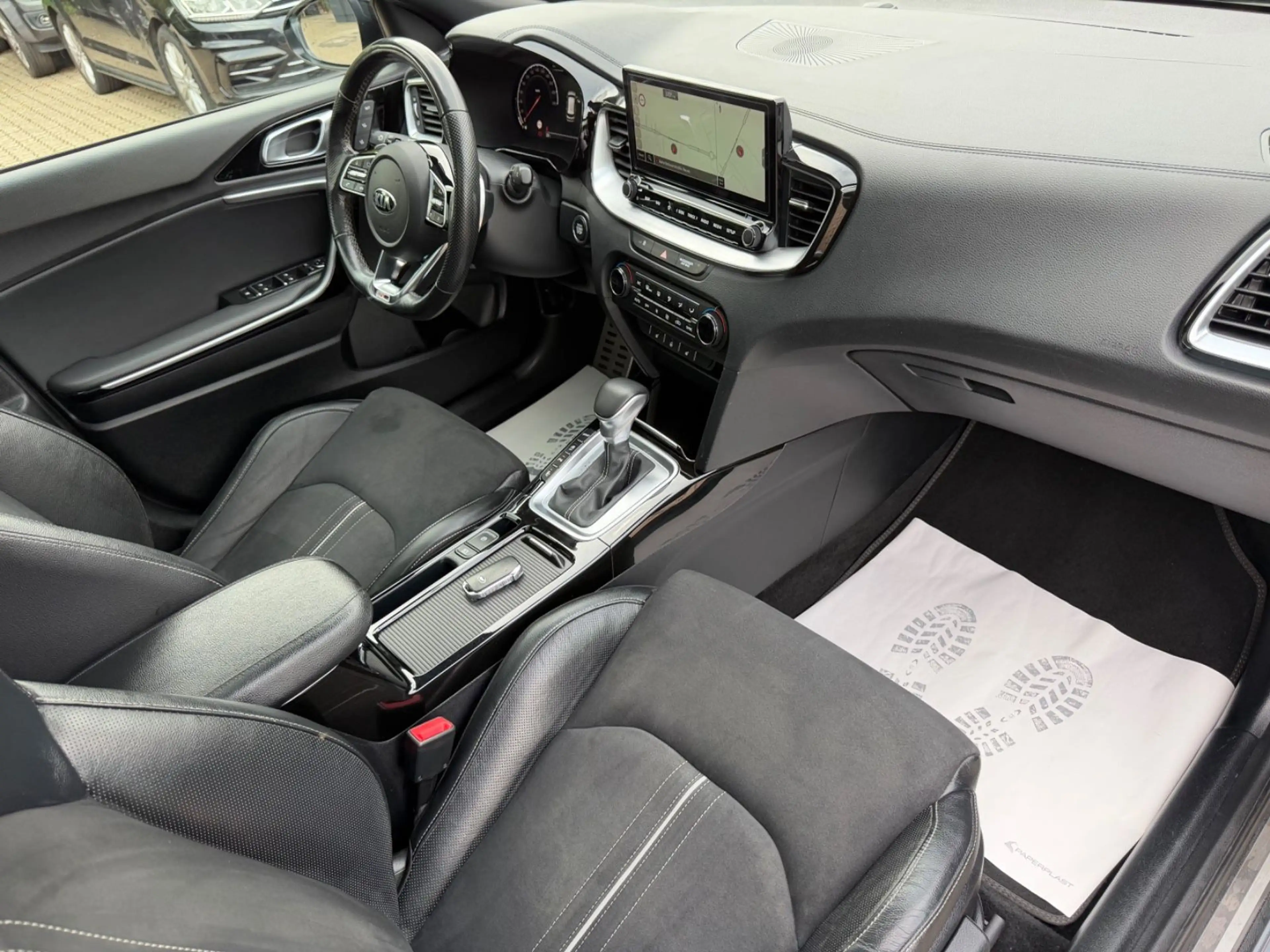 Kia ProCeed / pro_cee'd GT Line Navi Leder Pano Voll — photo 12