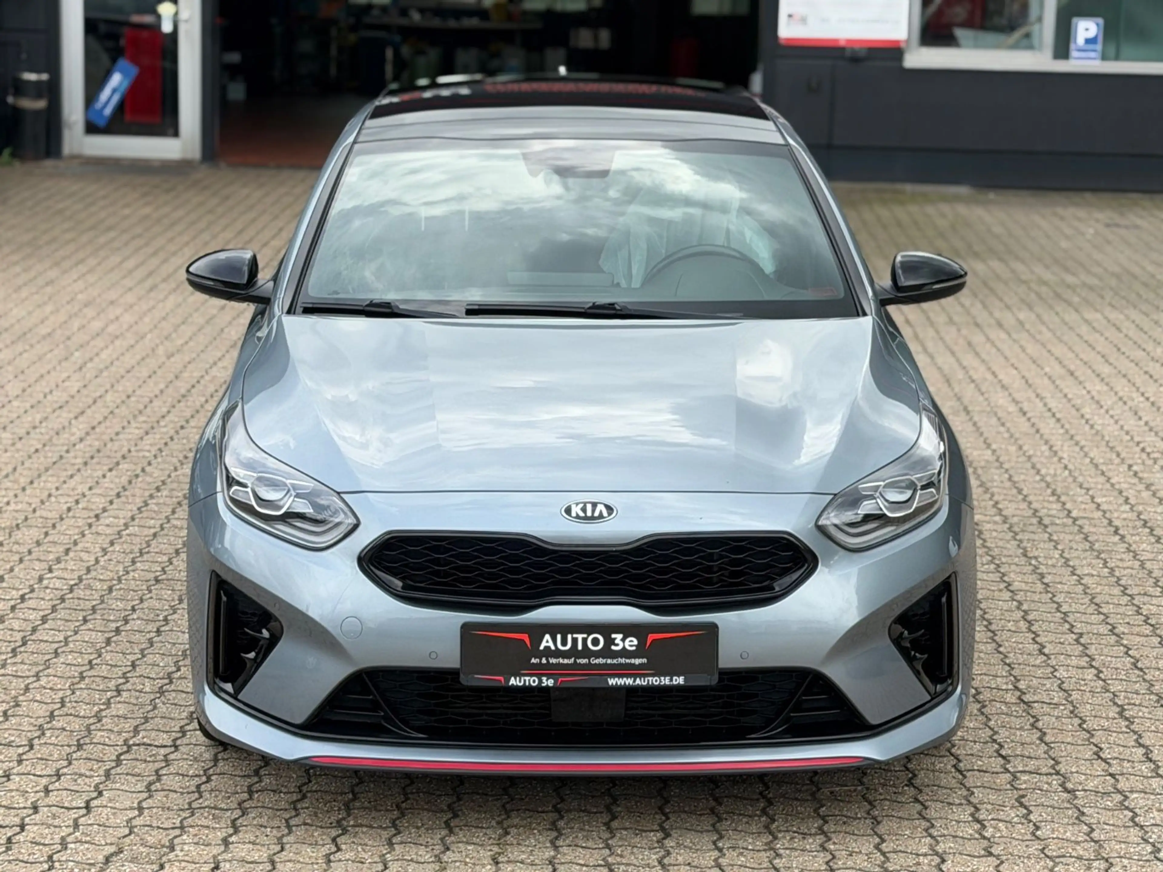 Kia ProCeed / pro_cee'd GT Line Navi Leder Pano Voll — photo 3