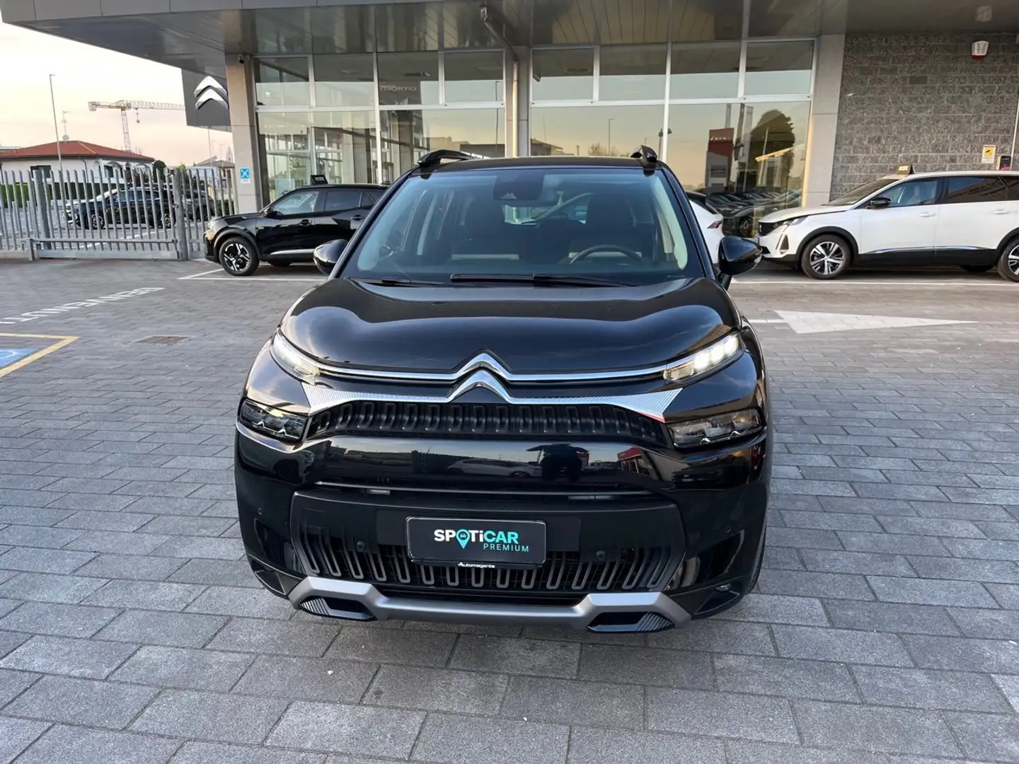 Citroen C3 Aircross 1.5 BlueHDi 110cv SHINE PACK AZIENDALE Nero - 2