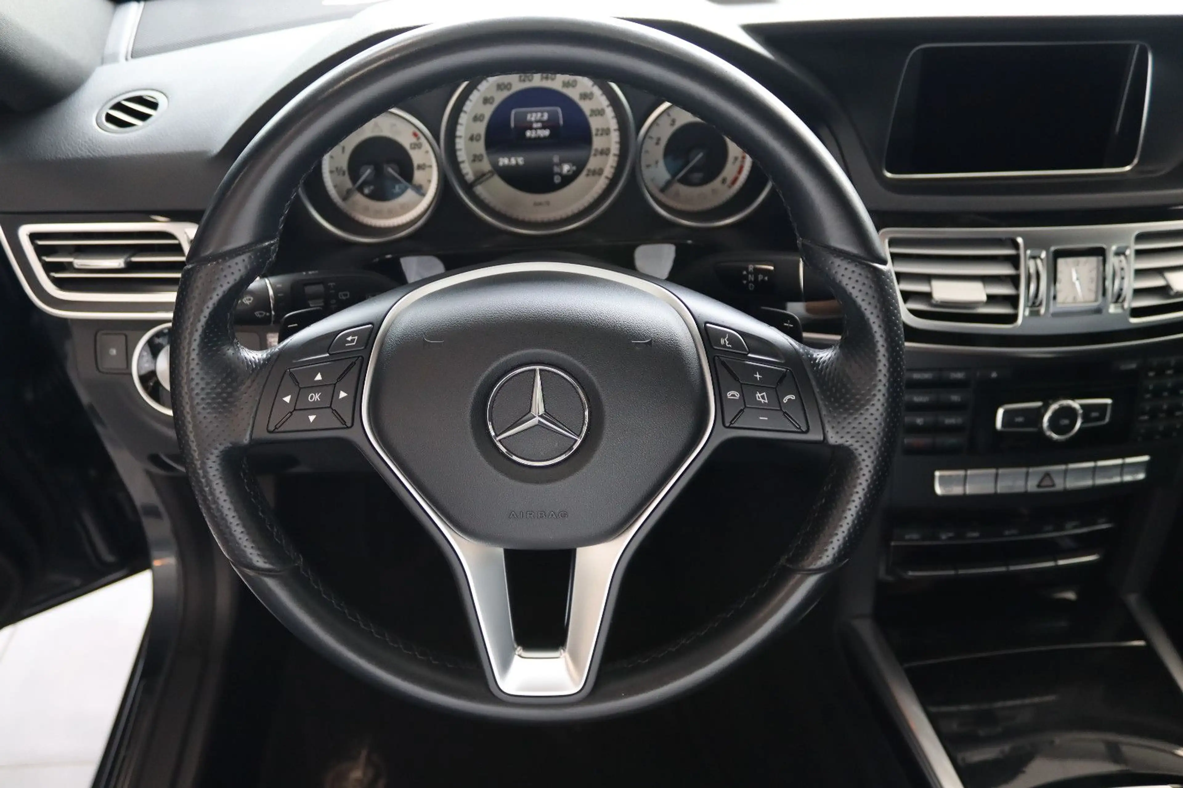 Mercedes-Benz E 250 Huiskamp Bestattungswagen / Leichenwagen — photo 9