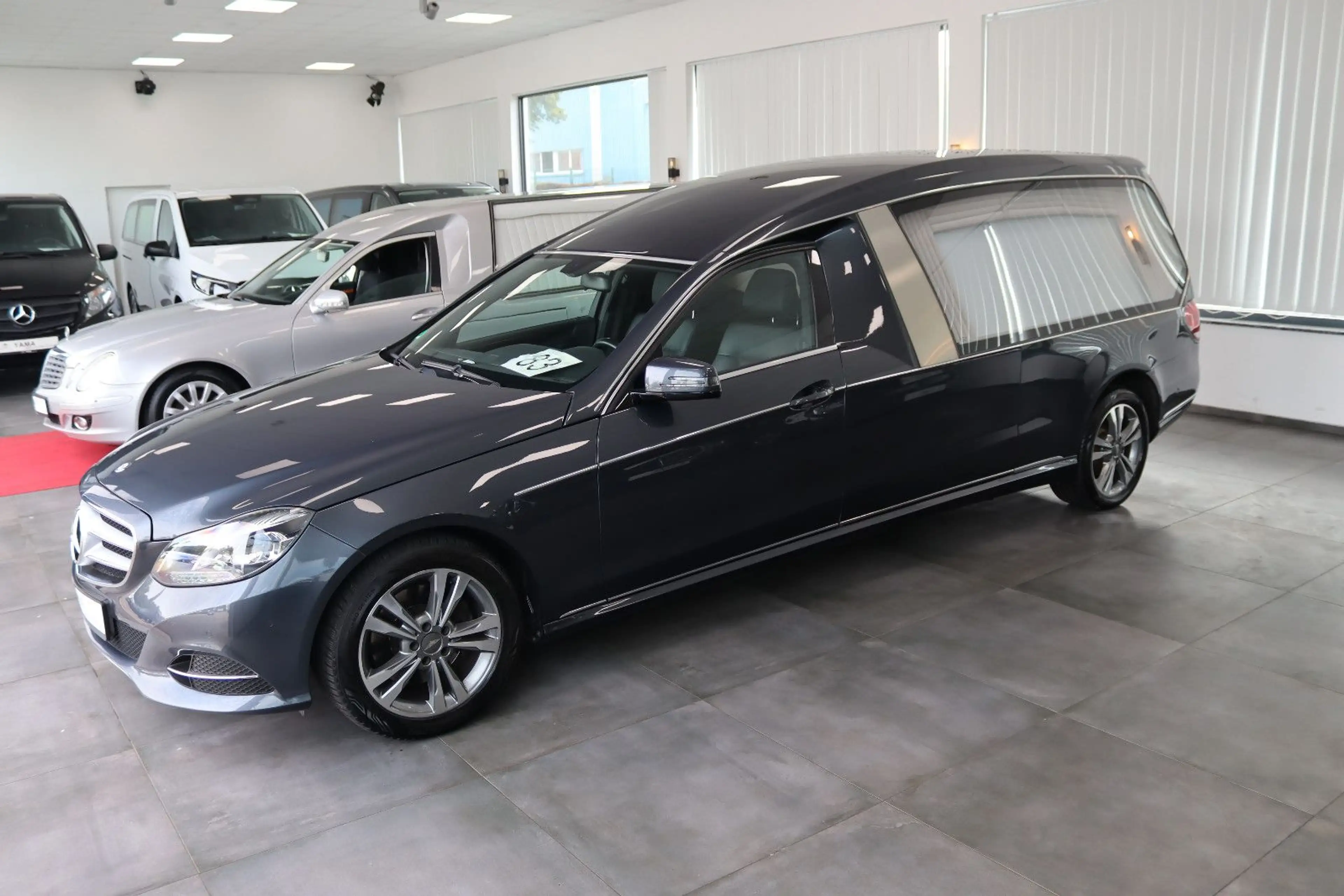 Mercedes-Benz E 250 Huiskamp Bestattungswagen / Leichenwagen