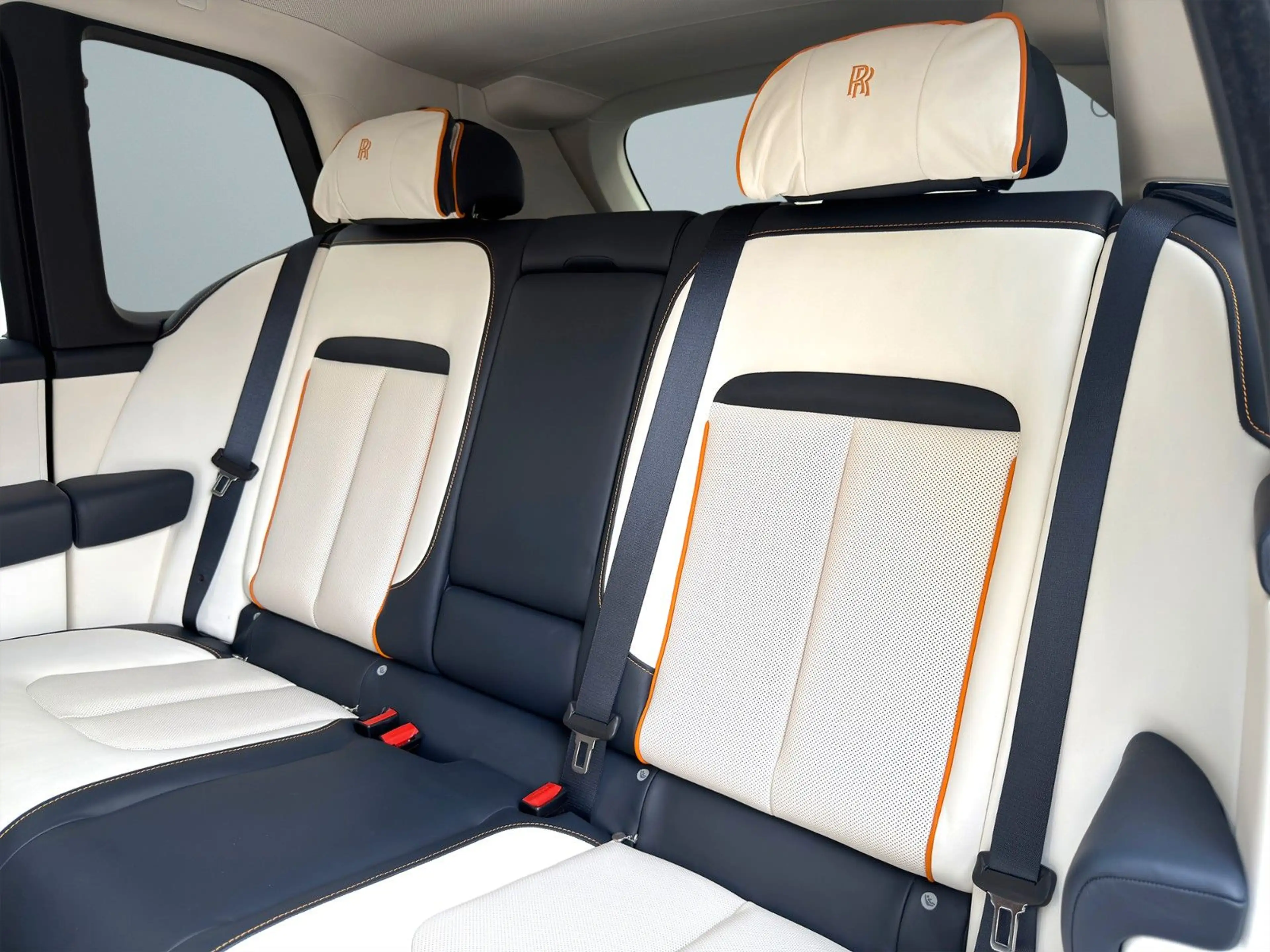 Rolls-Royce Cullinan BeSpoke Audio Massage heated&cooled — photo 8
