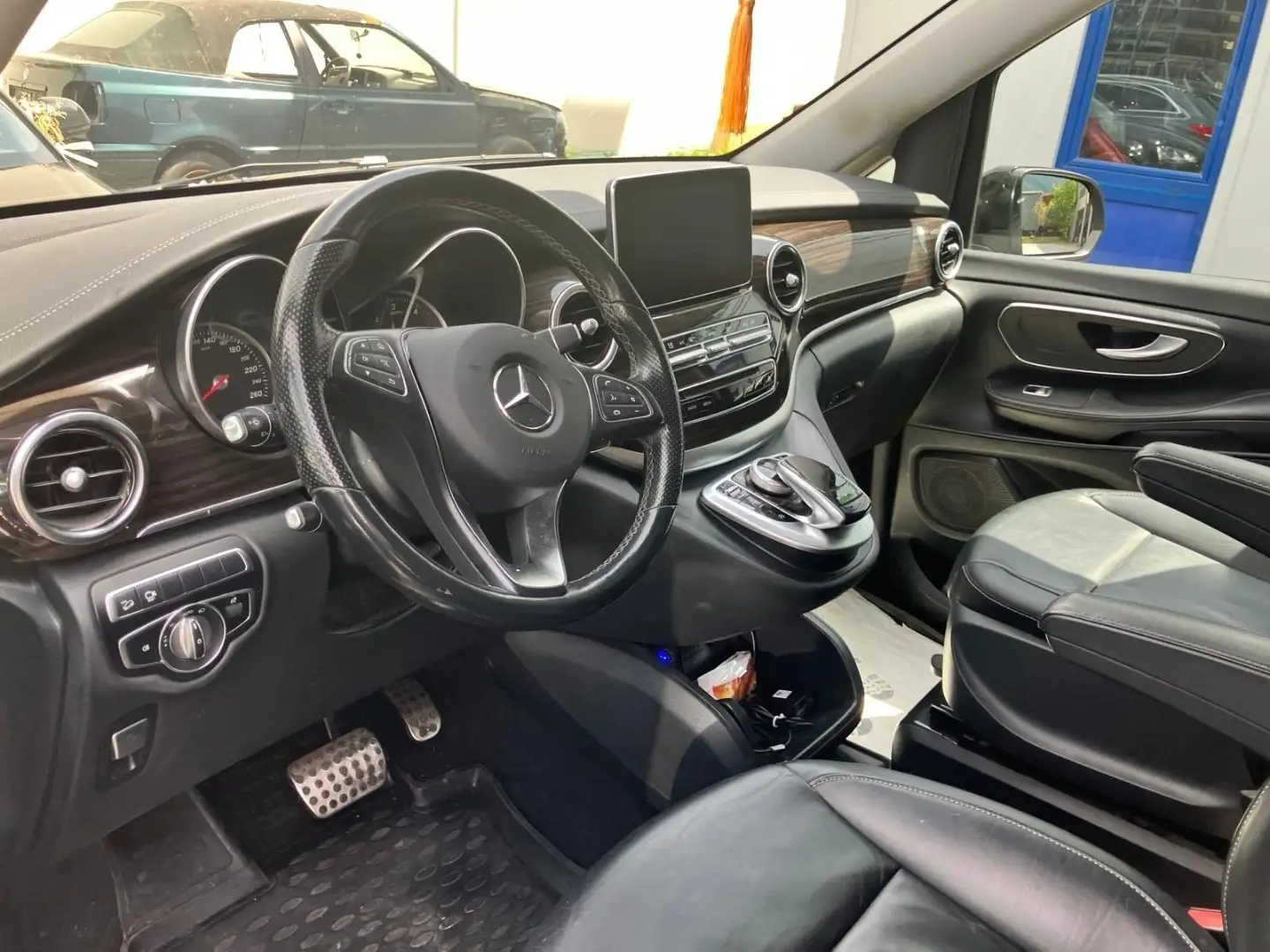 Mercedes-Benz V 200 V220 CDI/BT/d AVANTG. 4MATIC extralang Noir - 2