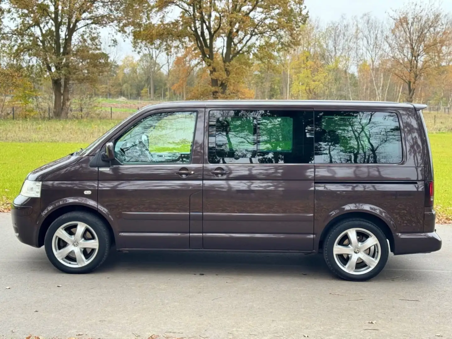 Volkswagen T5 Multivan Multivan 2.5 TDI Highline 4Motion Braun - 1