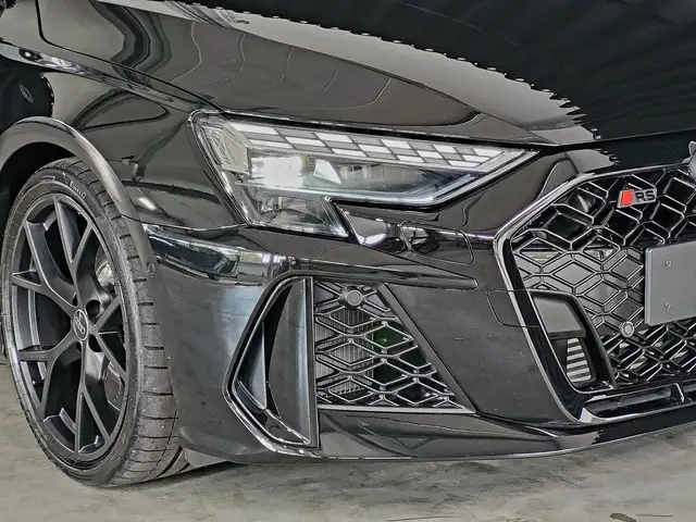 Audi RS3 view 4