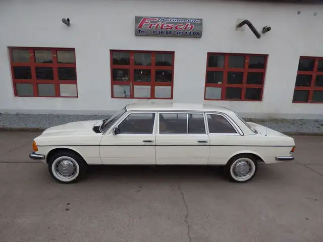 Mercedes-Benz 250 Pullmann,  6 Zylinder ,