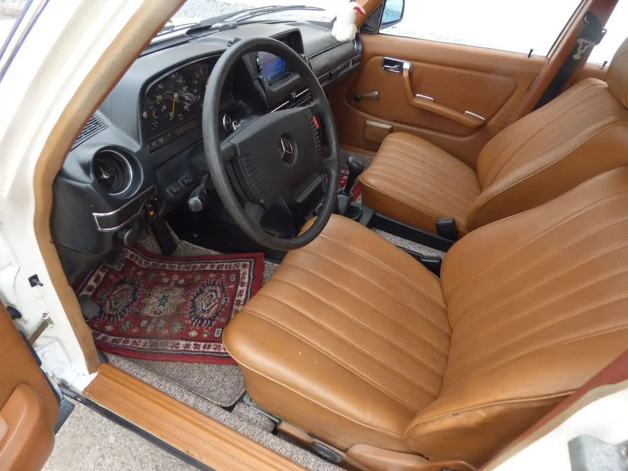Mercedes-Benz 250 Pullmann, 6 Zylinder ,, foto 3