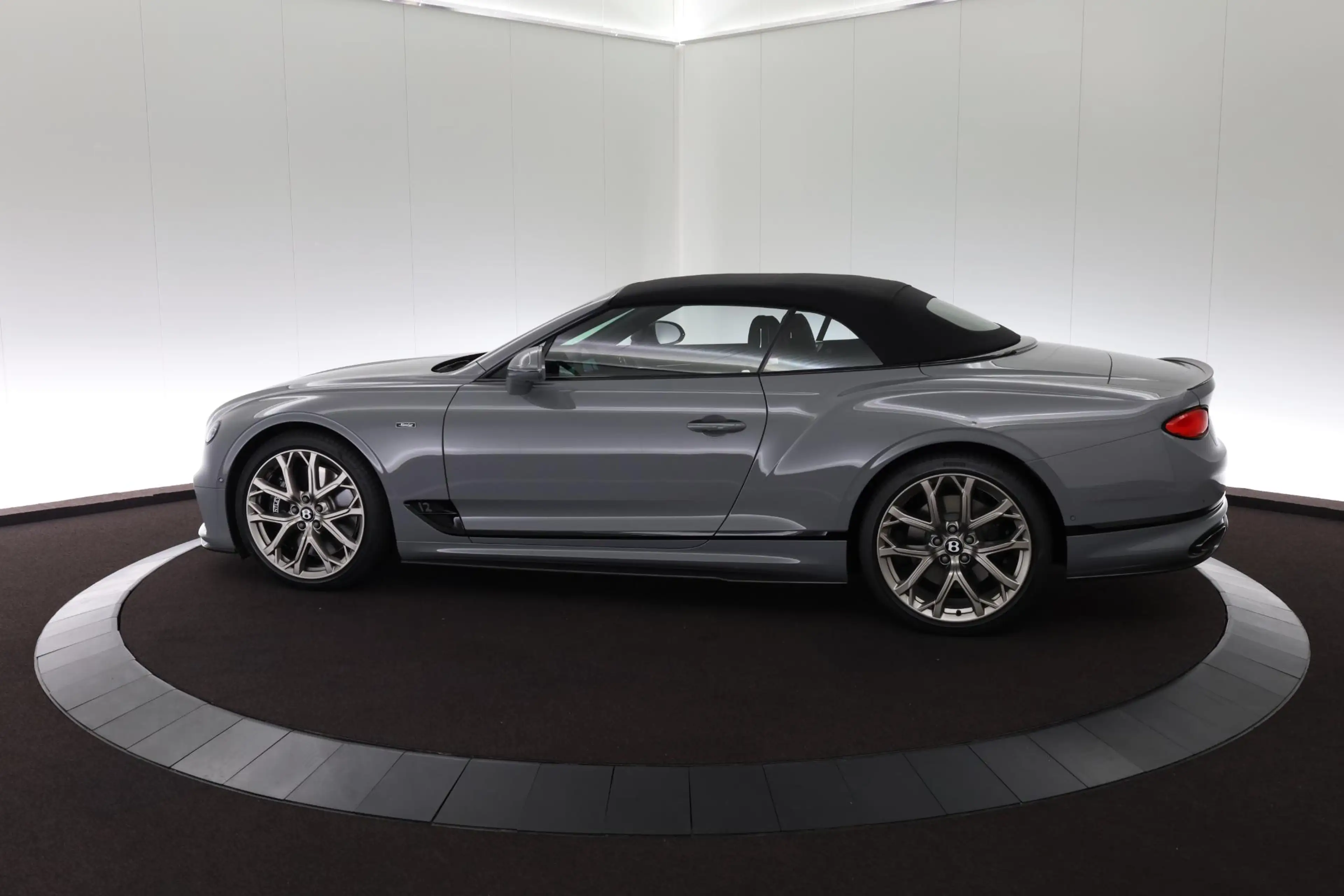 Bentley Continental GTC 6.0 W12 Speed Edition 12 -1 of 120- — photo 4