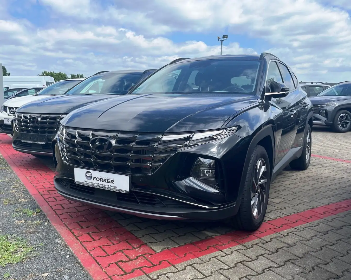 Hyundai TUCSON Trend 4WD AT Assistenzpa. ele. Heckklappe Nero - 2