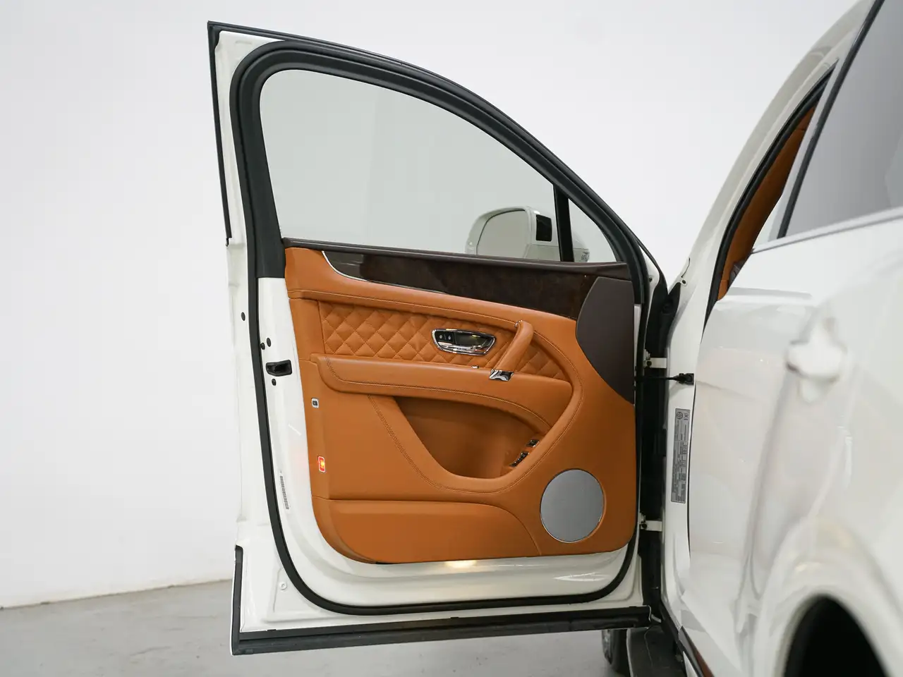 Bentley Bentayga снимка Bentley Bentayga