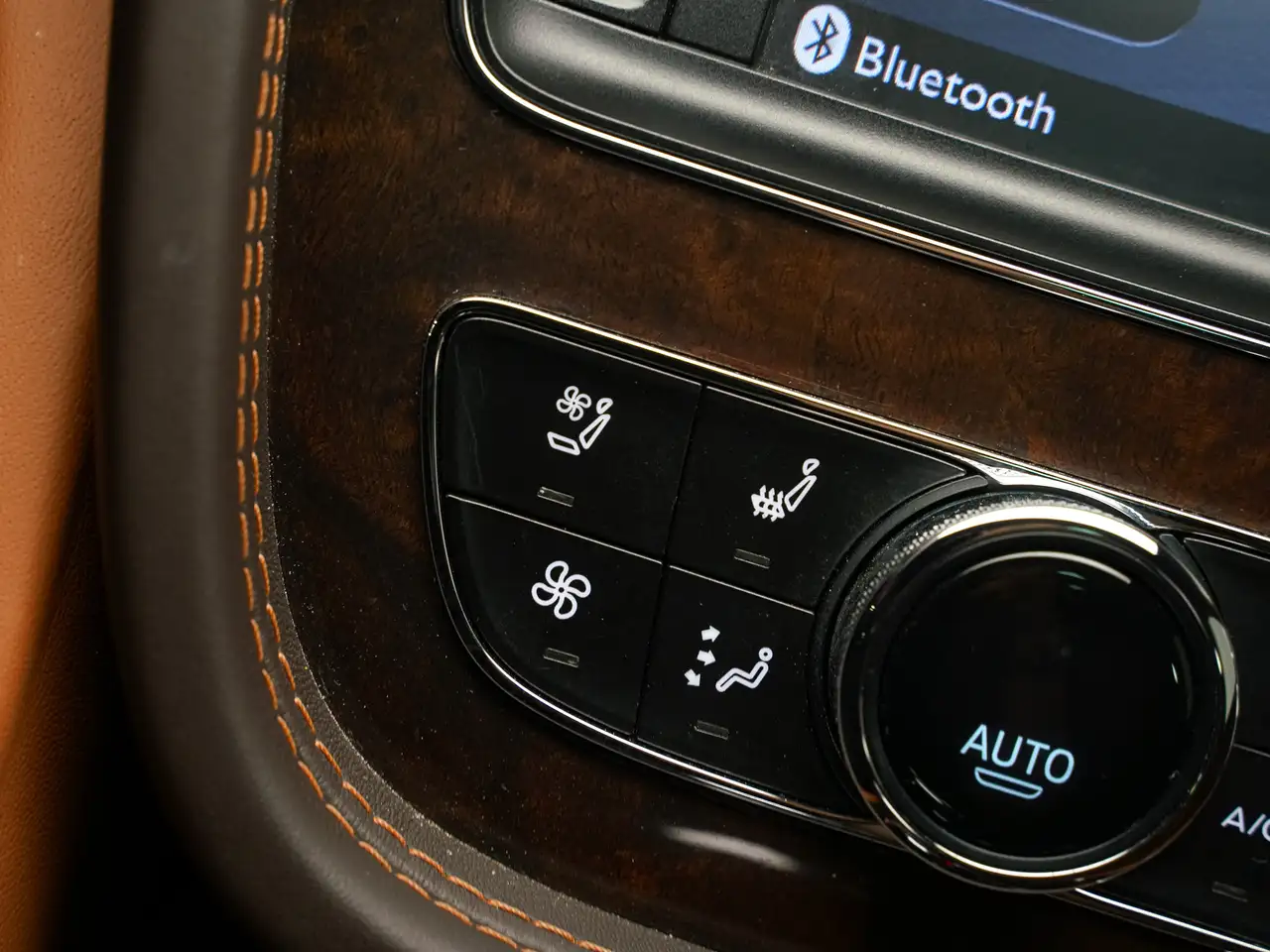 Bentley Bentayga снимка Bentley Bentayga
