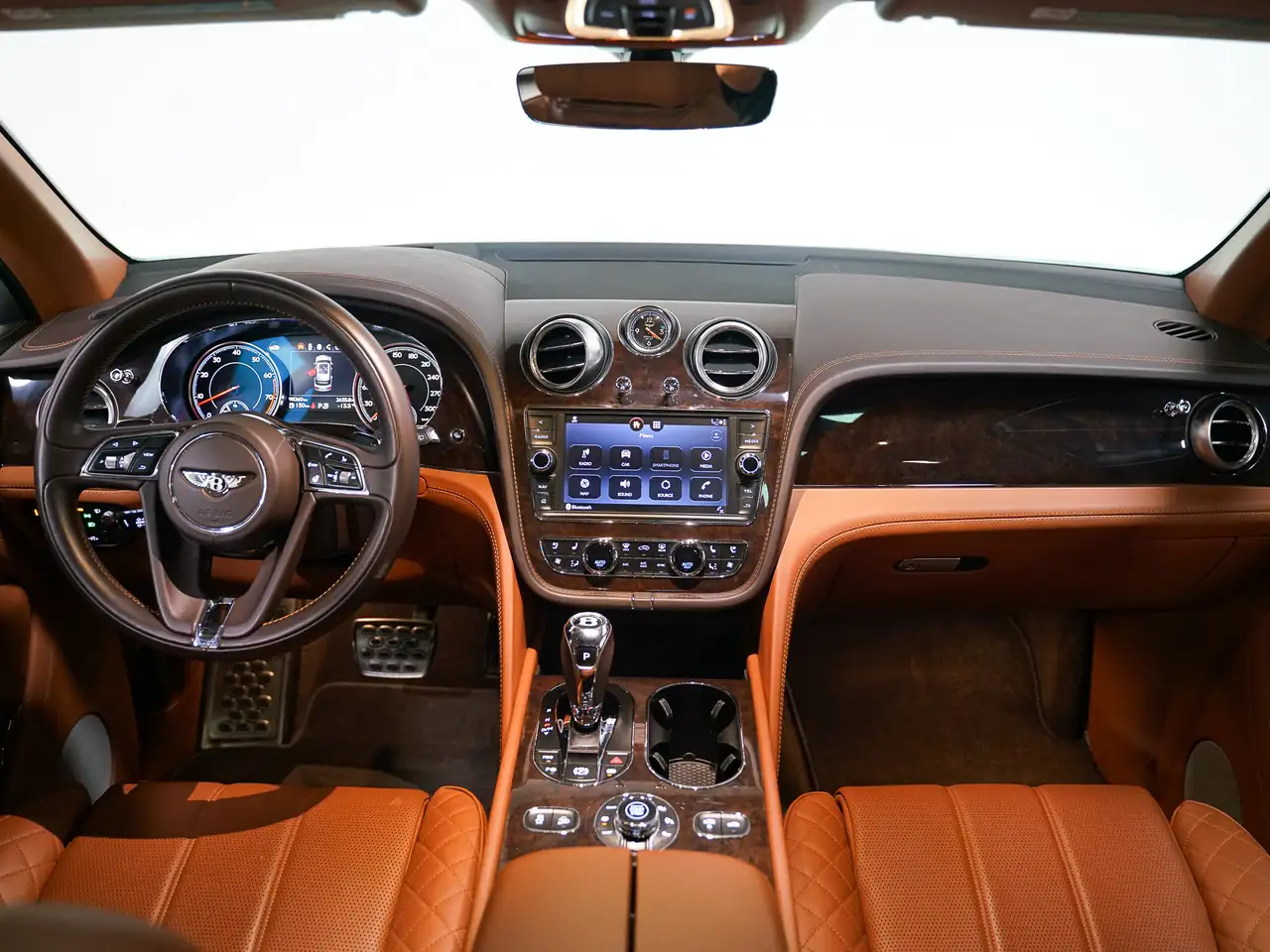 Bentley Bentayga снимка Bentley Bentayga