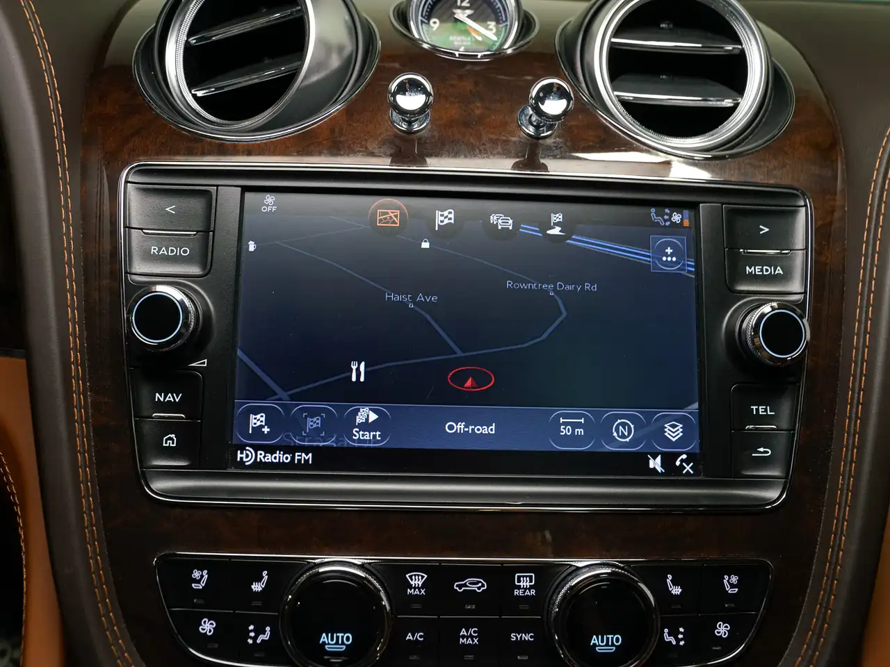 Bentley Bentayga снимка Bentley Bentayga
