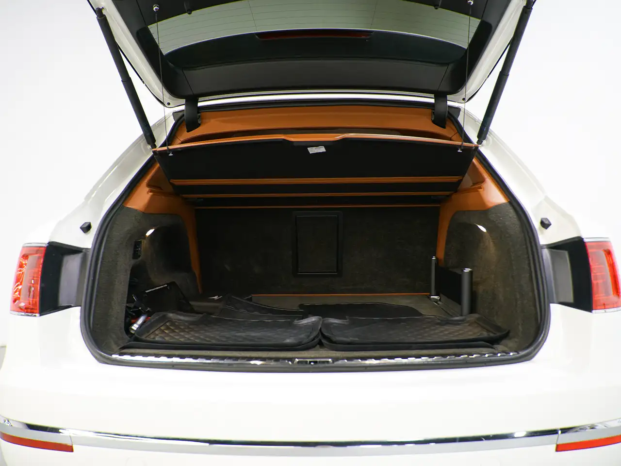 Bentley Bentayga снимка Bentley Bentayga