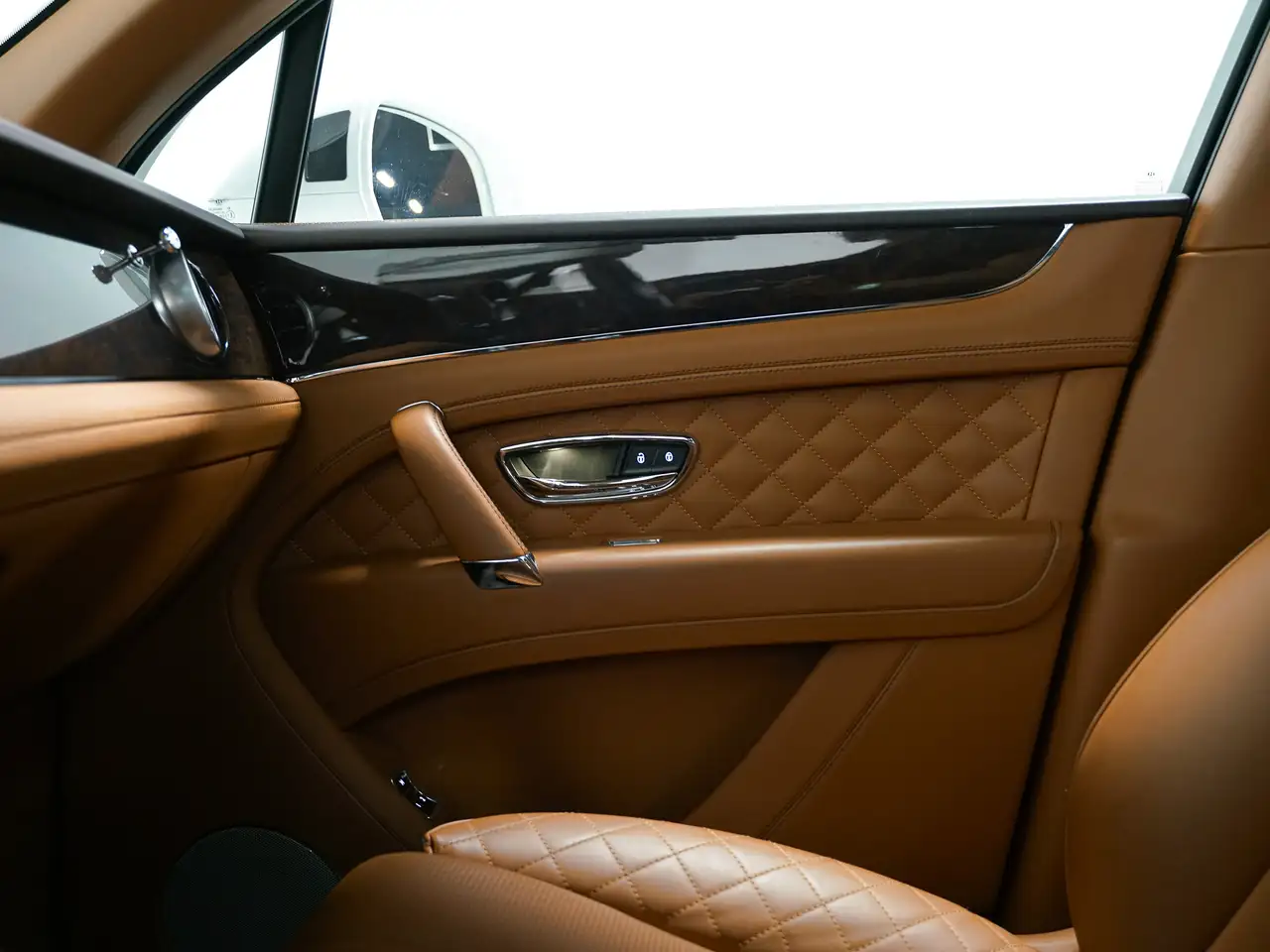 Bentley Bentayga снимка Bentley Bentayga