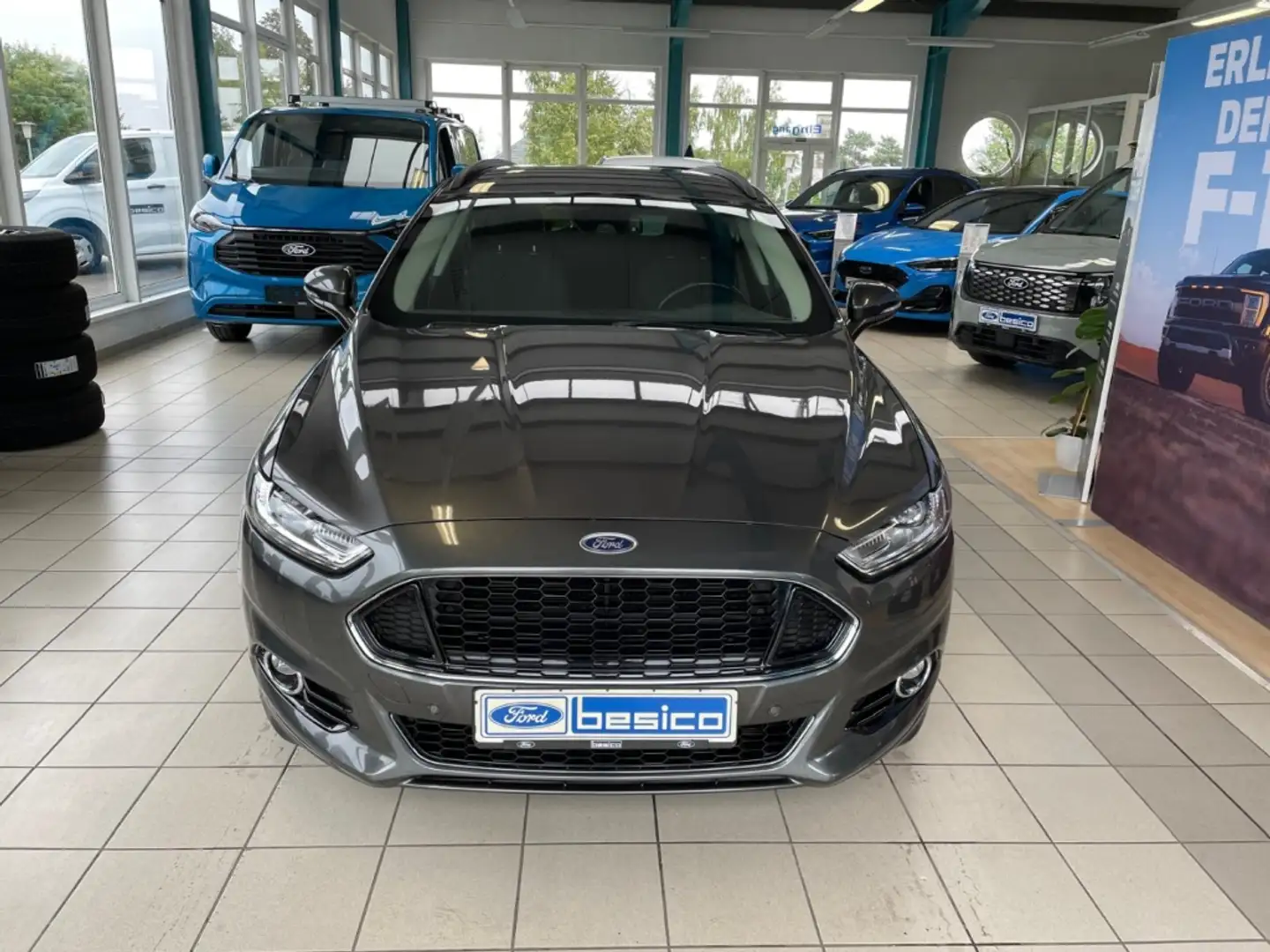 Ford Mondeo ST-Line+LED+DAB+NAV+PDC+Temp+KeyFree+LMF+ Gris - 2