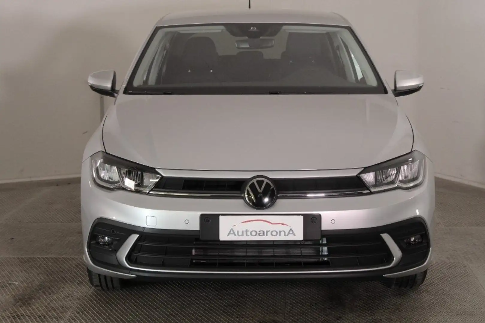 Volkswagen Polo 1.0 Edition Plus Silber - 2