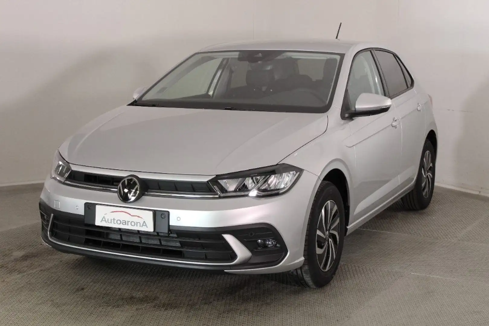Volkswagen Polo 1.0 Edition Plus Silber - 1