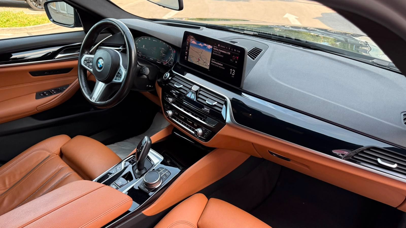 BMW 530 e xDrive M Sportpaket/HeadUp/Gestik/LED/Leder — photo 12