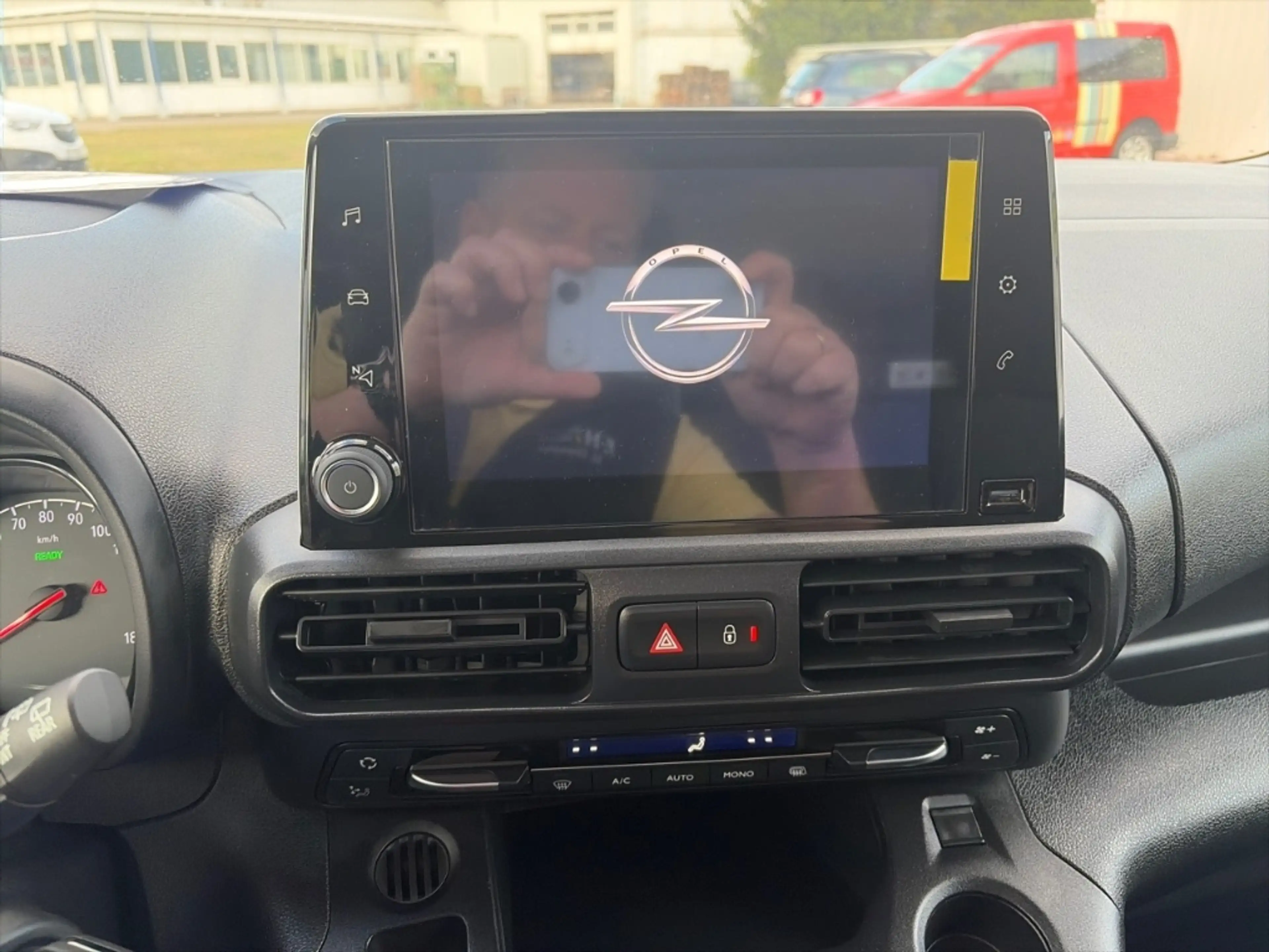 Opel Combo Cargo-e Basis Apple CarPlay Android Auto Mehrzonen — photo 14