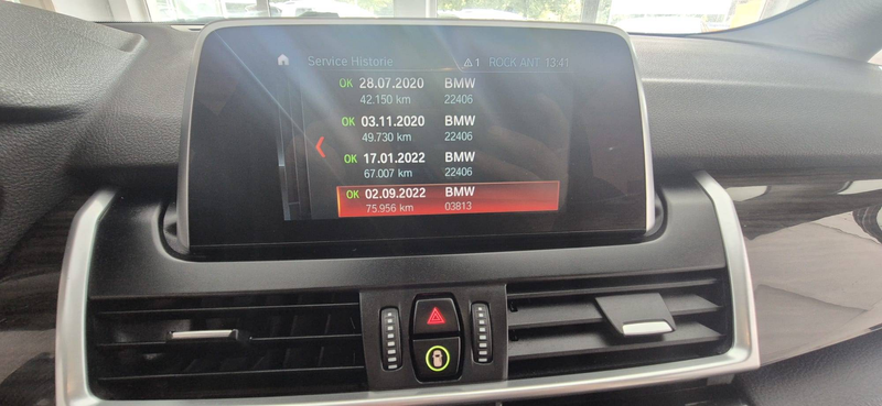 BMW 218 218 d Luxury Line — photo 14