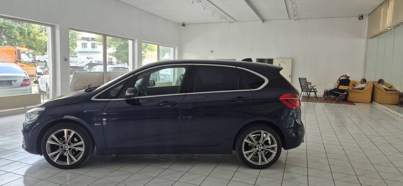 BMW 218 218 d Luxury Line — photo 2
