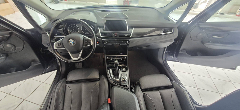 BMW 218 218 d Luxury Line — photo 11