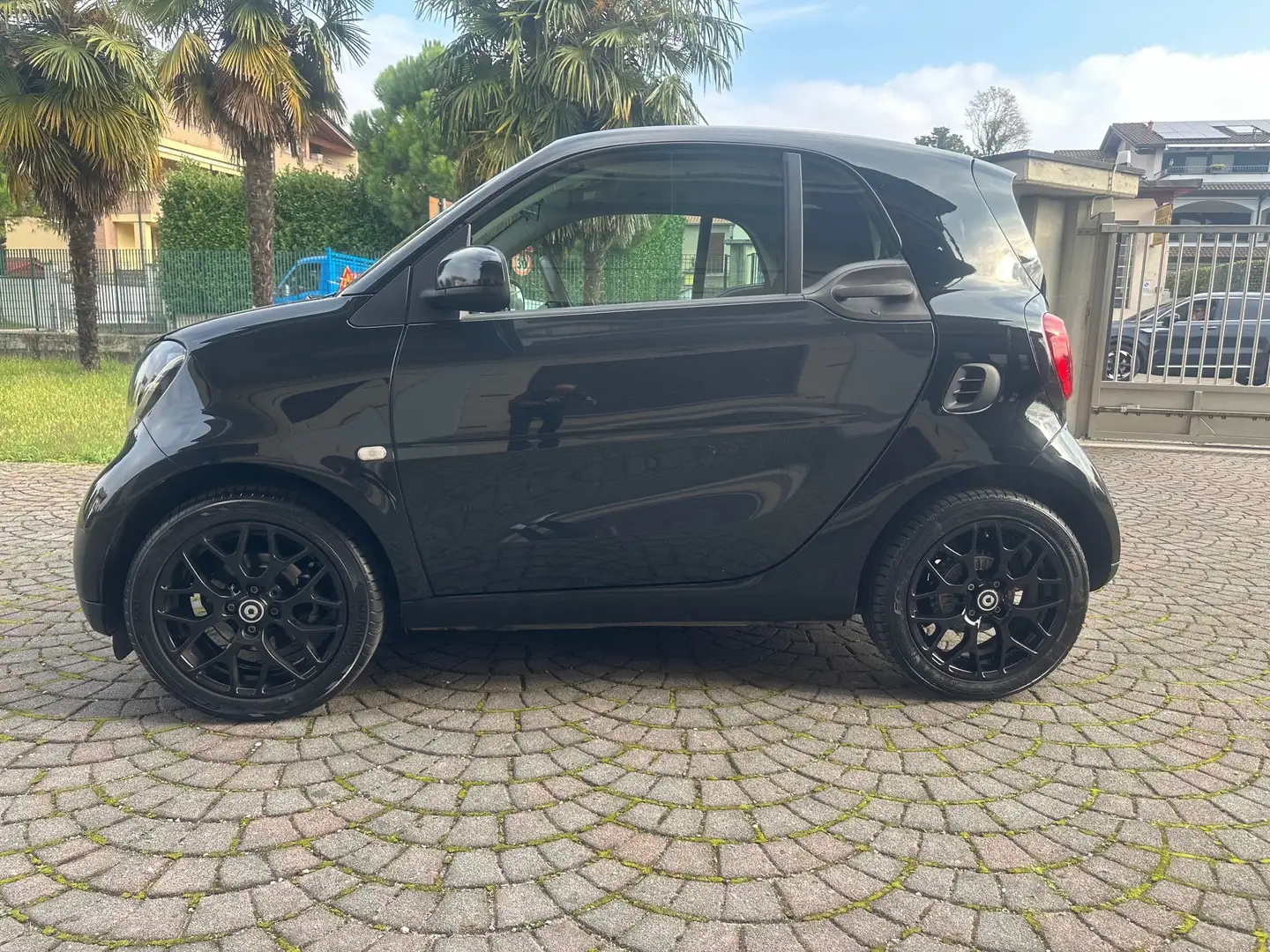 smart forTwo Fortwo III 2015 1.0 Youngster 71cv twinamic Noir - 1