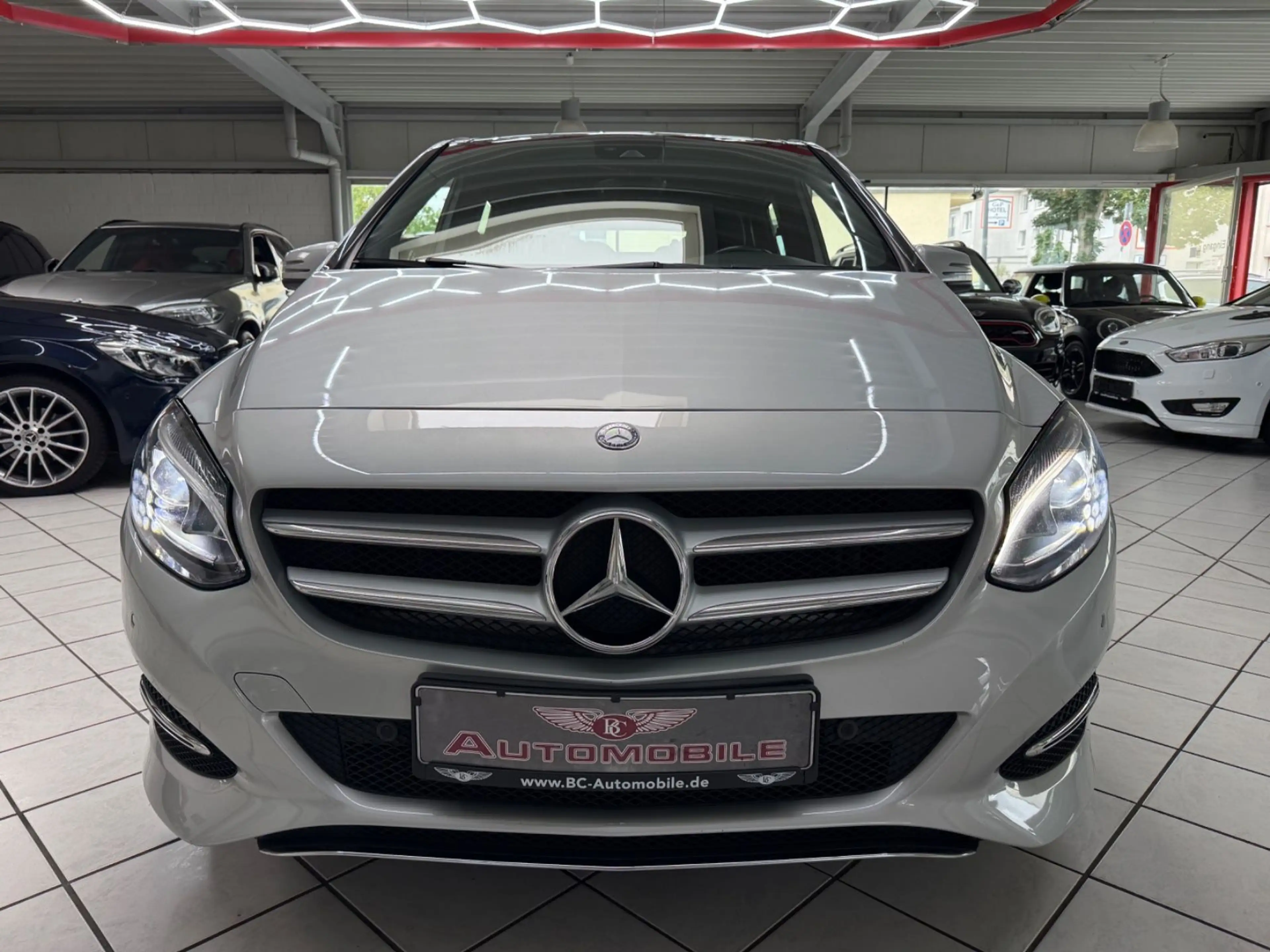 Mercedes-Benz B 220 CDI / d Urban LED PANO NAVI — photo 2