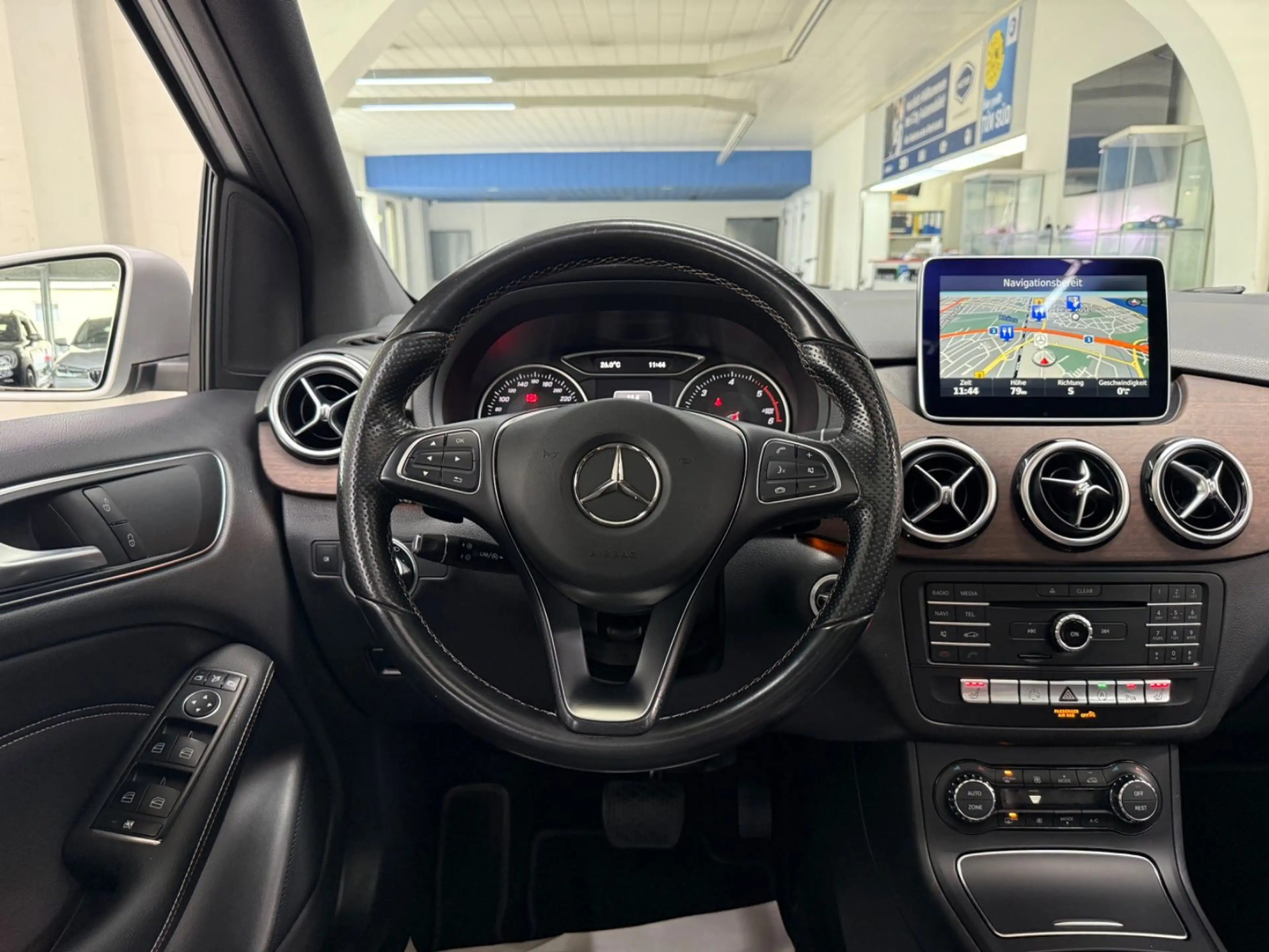 Mercedes-Benz B 220 CDI / d Urban LED PANO NAVI — photo 13