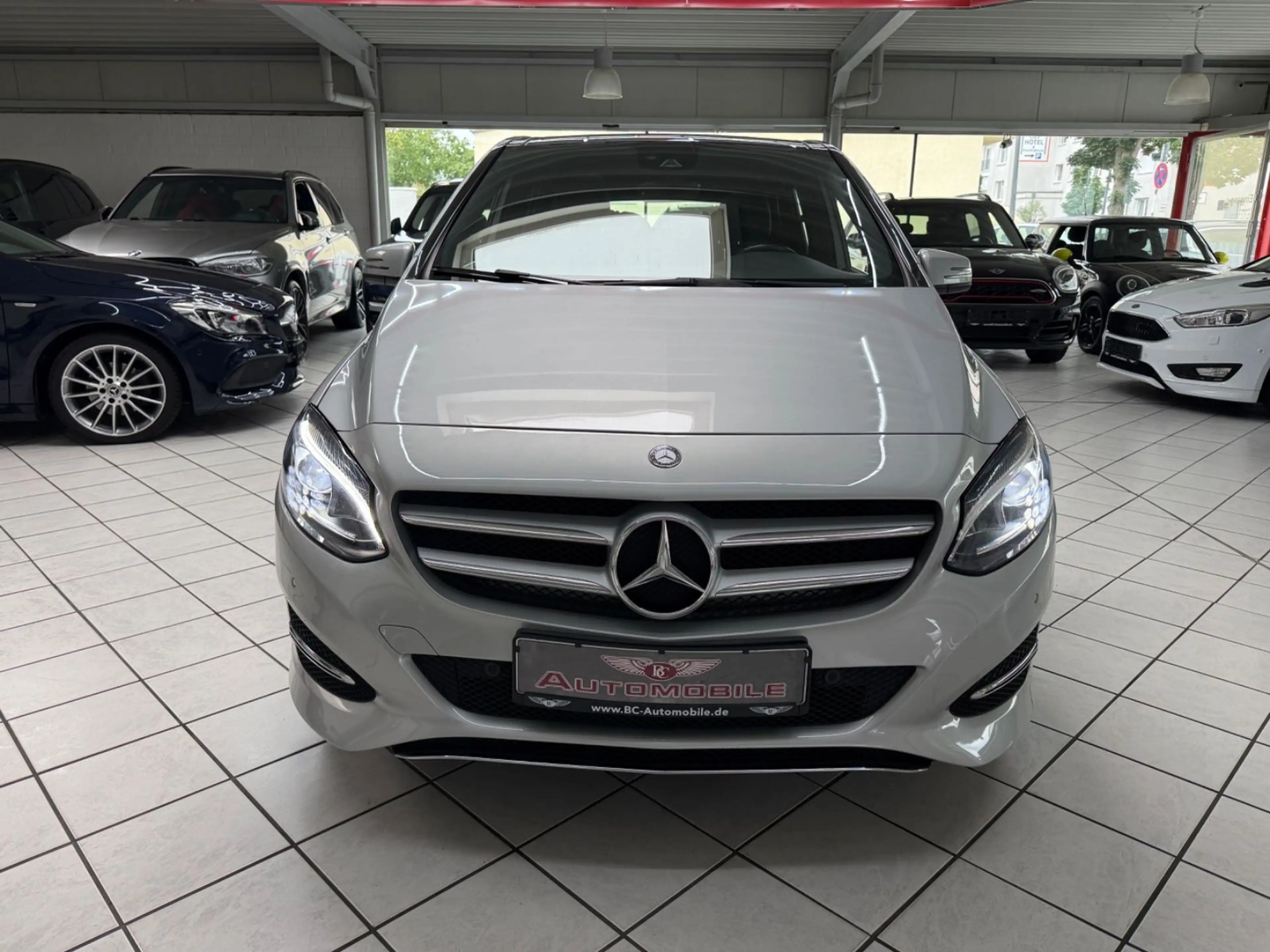 Mercedes-Benz B 220 CDI / d Urban LED PANO NAVI — photo 4